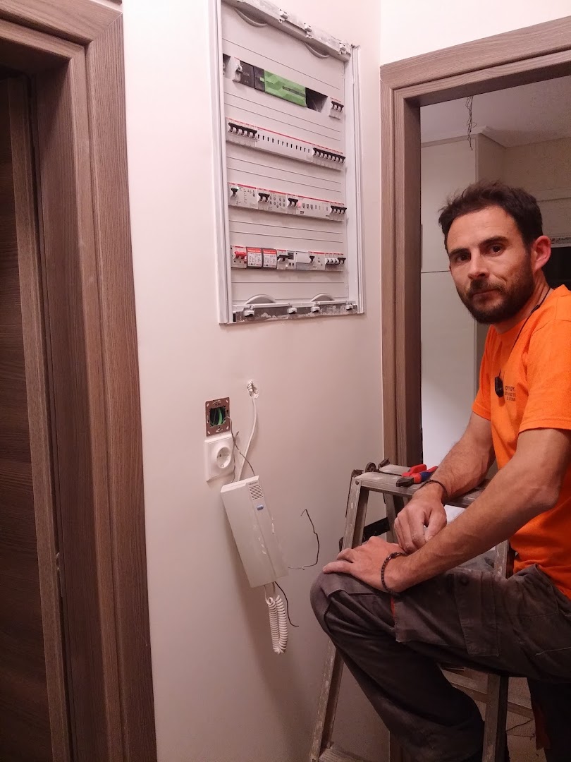 ΧΡΗΣΤΟΣ ΤΟΥΡΛΟΥΚΗΣ ΗΛΕΚΤΡΟΛΟΓΙΚΕΣ ΕΓΚΑΤΑΣΤΑΣΕΙΣ · Φωτογραφίες 15